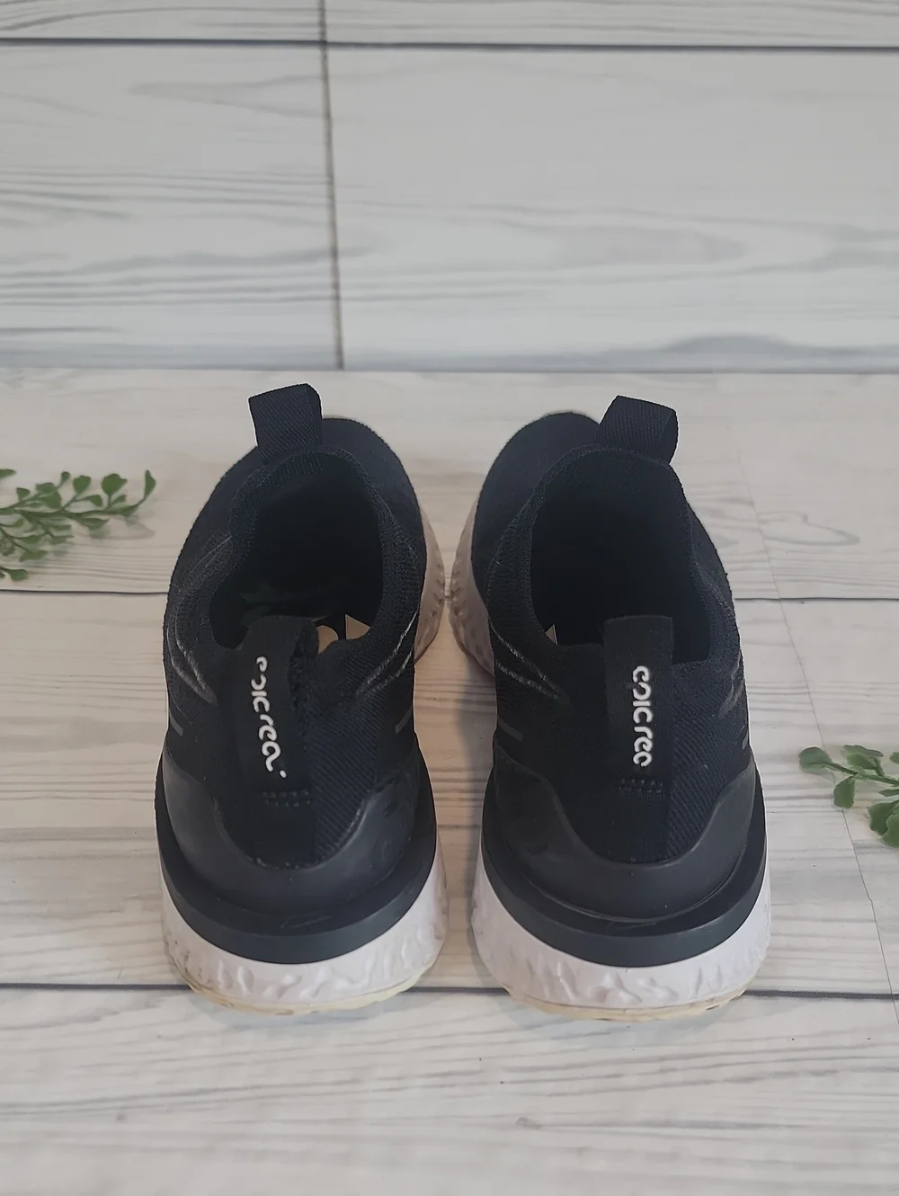 Nike Epic Phantom React Flyknit Black Slip-On Running Sneakers Womens Size 6.5